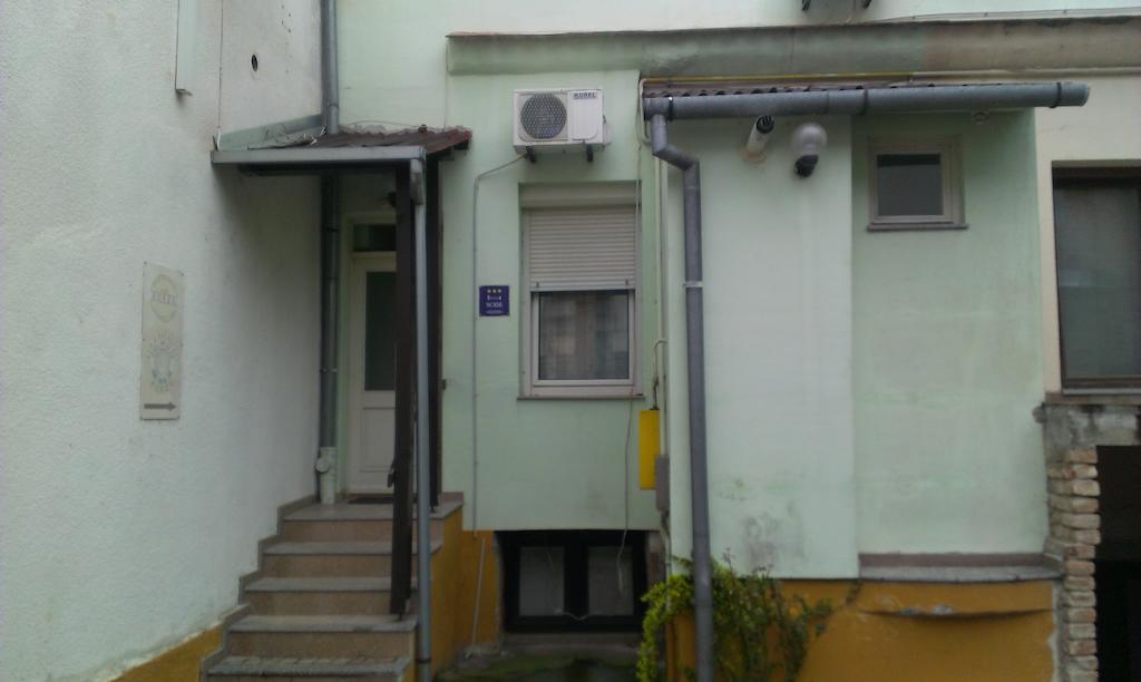 Apartments & Rooms Korzo Slavonski Brod Værelse billede